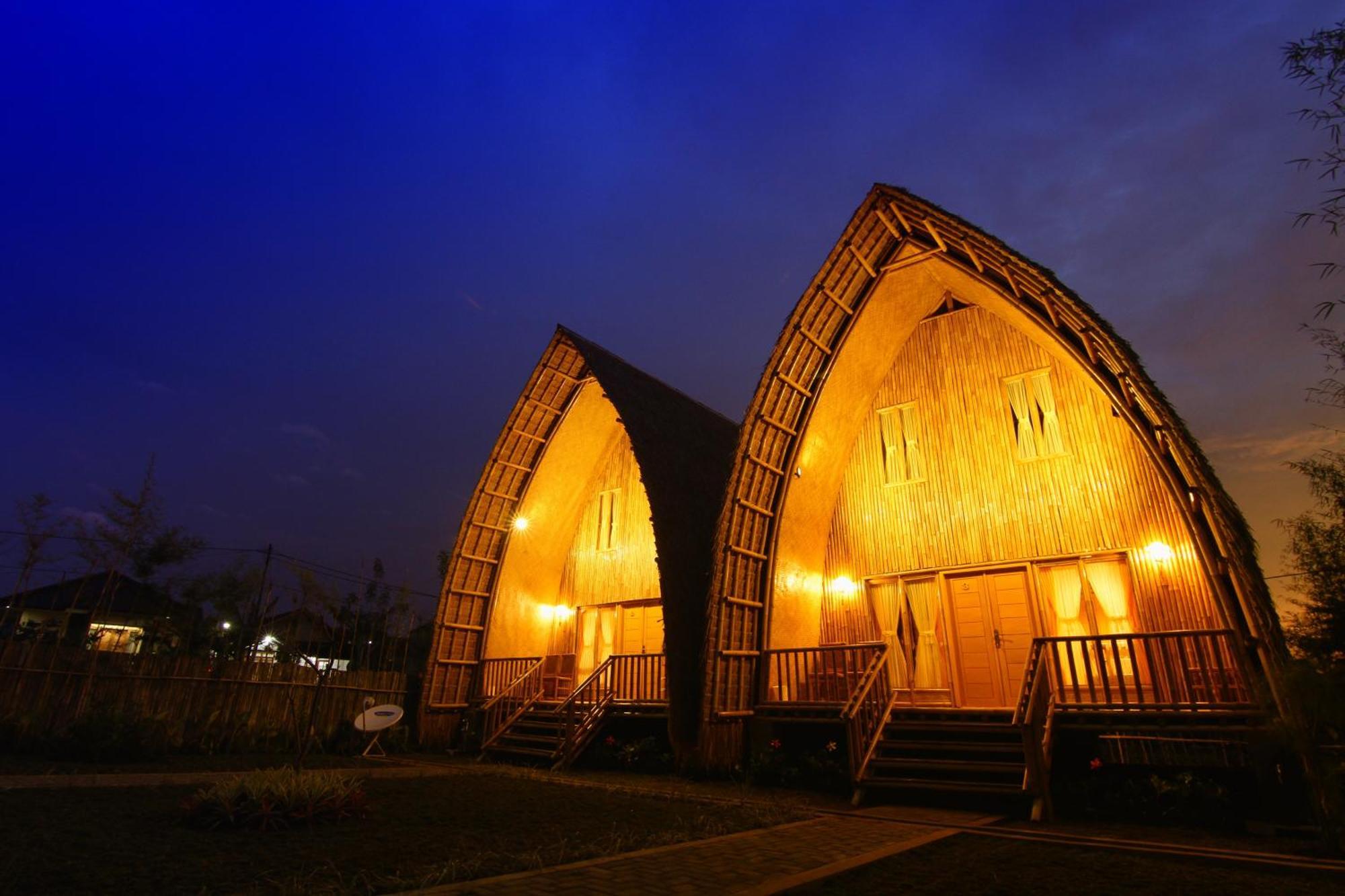 Villa Chavaminerva Bambu - Lembang Cikareumbi Экстерьер фото