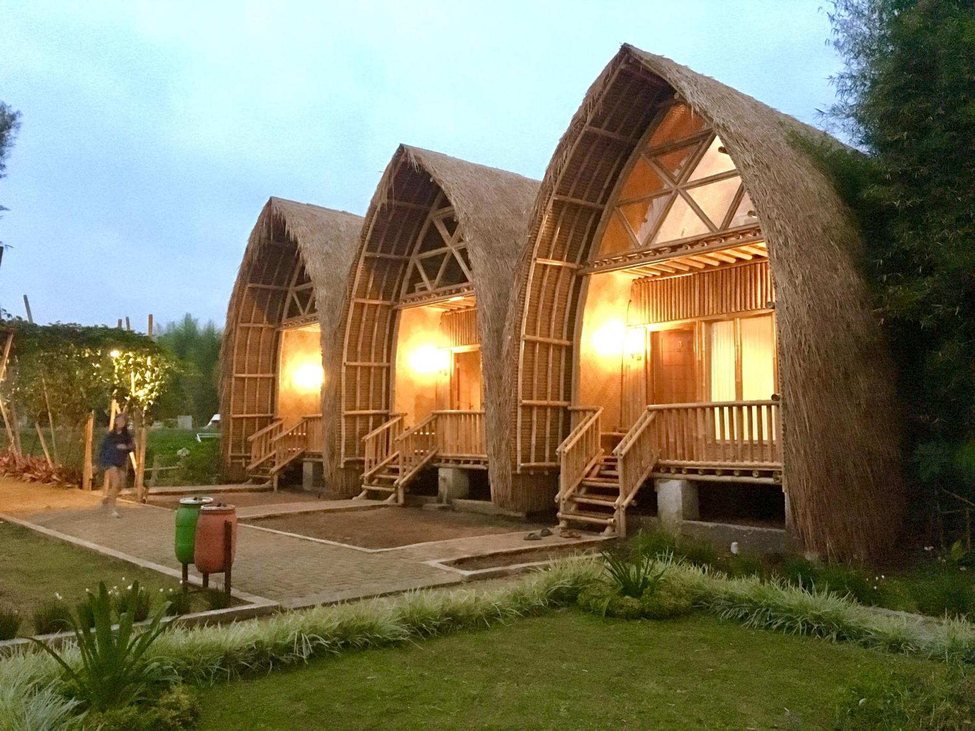 Villa Chavaminerva Bambu - Lembang Cikareumbi Экстерьер фото